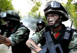  跆拳道夜战：齐鲁天虎队强势反弹姑苏霹雳队，主帅临场妙招保级形势悄然变化